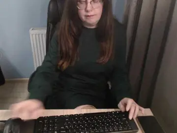 Mandarinka28  live sex cam