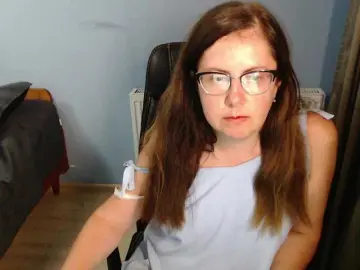 Mandarinka28  live sex cam