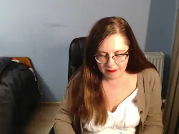 Mandarinka28  live sex cam