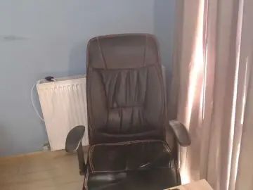 Mandarinka28  live sex cam
