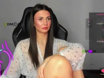 Cute-Shy  live sex cam