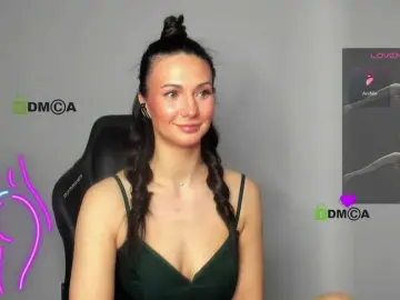 Cute-Shy  live sex cam