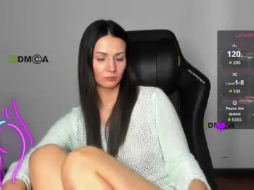 Cute-Shy  live sex cam