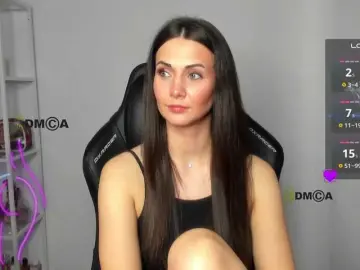 Cute-Shy  live sex cam