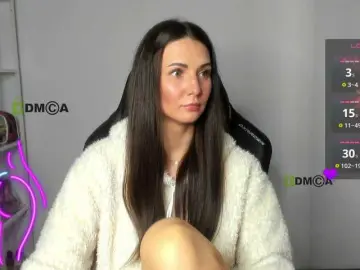 Cute-Shy  live sex cam