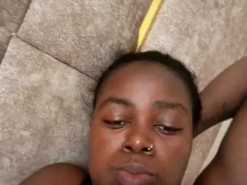 SexxinessEmi  live sex cam