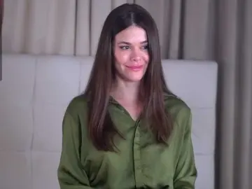 Vikki100500  live sex cam