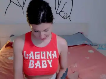 Devilishfox  live sex cam