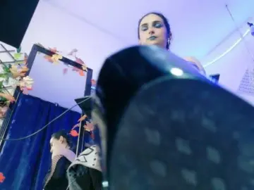 Kandyparis  live sex cam