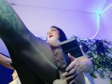 Kandyparis  live sex cam