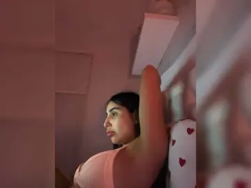 SallyeLeins  live sex cam