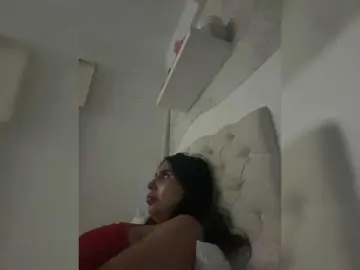 SallyeLeins  live sex cam