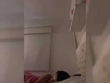 SallyeLeins  live sex cam