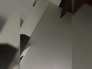 SallyeLeins  live sex cam