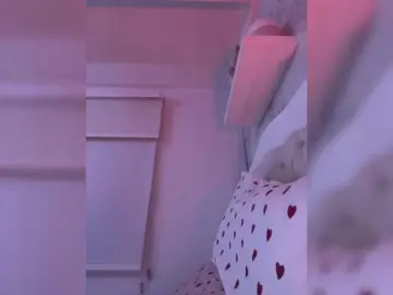 SallyeLeins  live sex cam