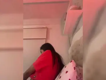 SallyeLeins  live sex cam