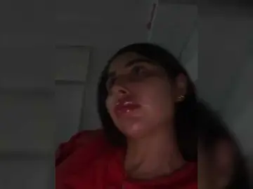 SallyeLeins  live sex cam