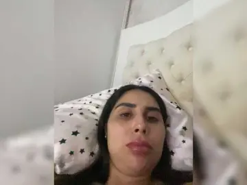 SallyeLeins  live sex cam