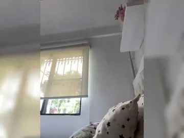 SallyeLeins  live sex cam