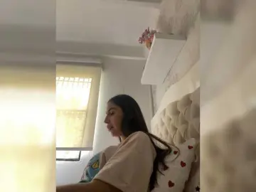 SallyeLeins  live sex cam