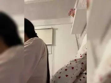 SallyeLeins  live sex cam