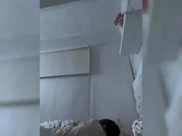 SallyeLeins  live sex cam