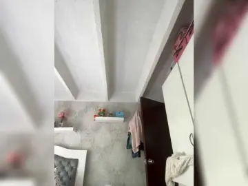 SallyeLeins  live sex cam