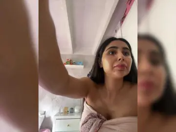 SallyeLeins  live sex cam