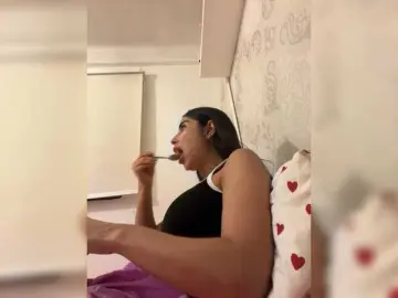 SallyeLeins  live sex cam