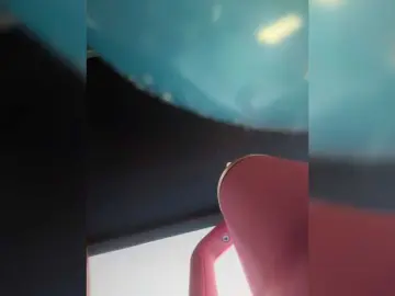 SallyeLeins  live sex cam