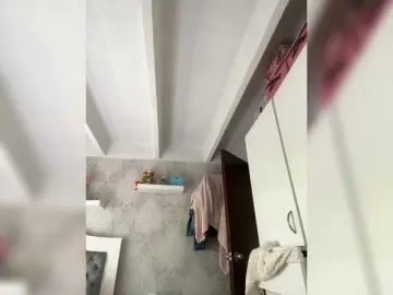 SallyeLeins  live sex cam