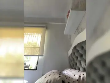 SallyeLeins  live sex cam