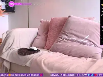 SallyeLeins  live sex cam