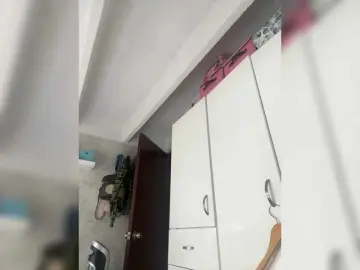 SallyeLeins  live sex cam