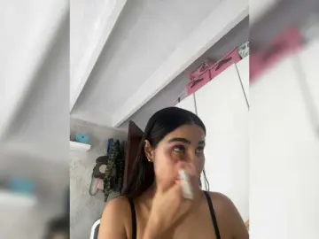 SallyeLeins  live sex cam