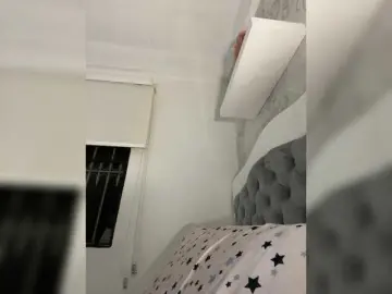 SallyeLeins  live sex cam