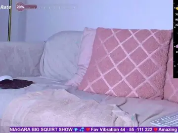 SallyeLeins  live sex cam