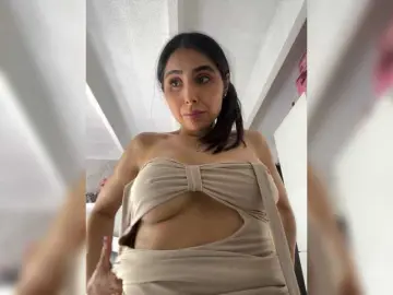 SallyeLeins  live sex cam