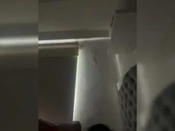 SallyeLeins  live sex cam