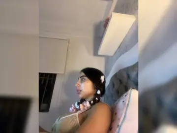 SallyeLeins  live sex cam