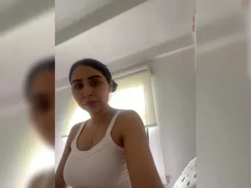 SallyeLeins  live sex cam