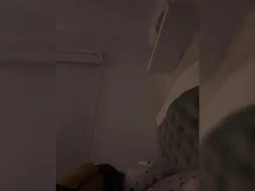 SallyeLeins  live sex cam