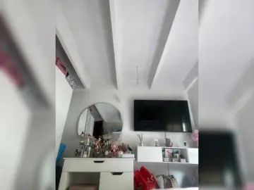 SallyeLeins  live sex cam