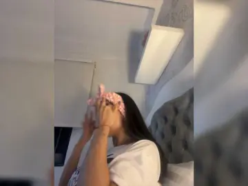 SallyeLeins  live sex cam