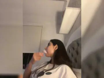 SallyeLeins  live sex cam