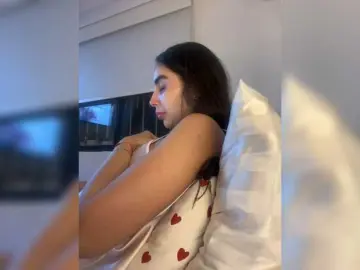 SallyeLeins  live sex cam