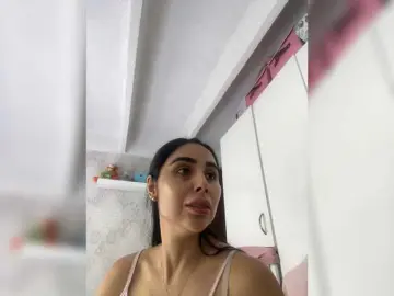 SallyeLeins  live sex cam