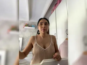 SallyeLeins  live sex cam