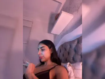SallyeLeins  live sex cam