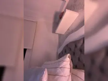 SallyeLeins  live sex cam